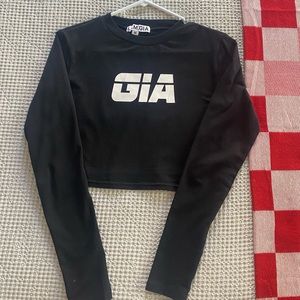 I am Gia long sleeve top